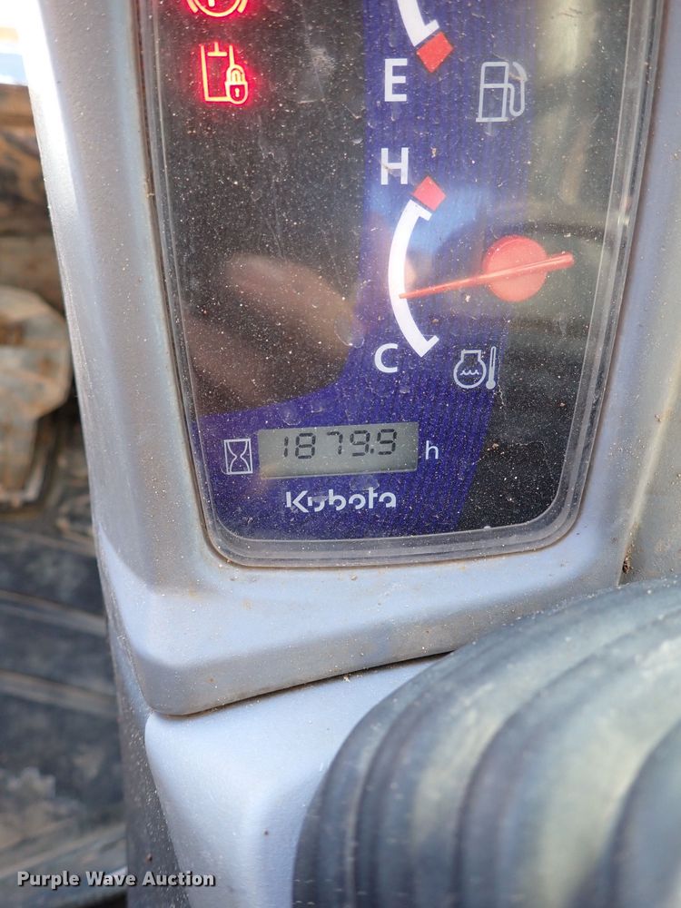 image for item IS9251 2019 Kubota SVL95-2S  tracked skid steer loader