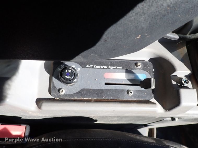 image for item IS9251 2019 Kubota SVL95-2S  tracked skid steer loader