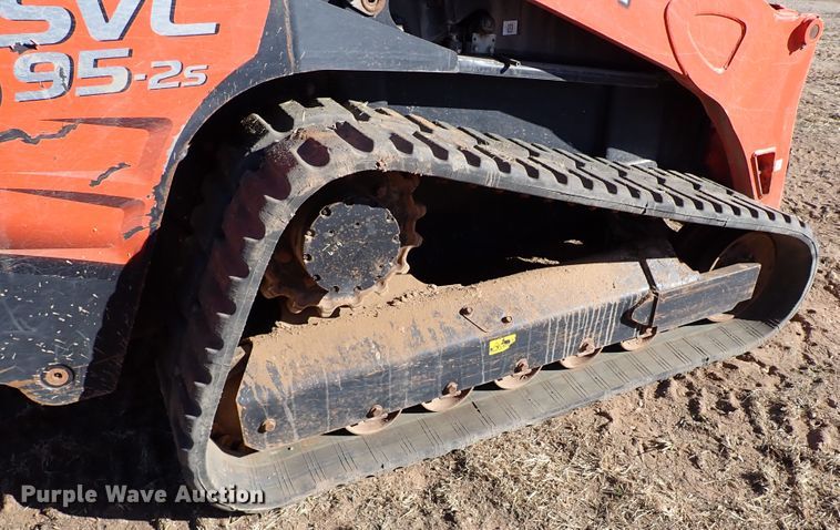 image for item IS9251 2019 Kubota SVL95-2S  tracked skid steer loader