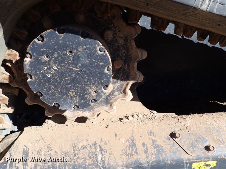 image for item IS9251 2019 Kubota SVL95-2S  tracked skid steer loader