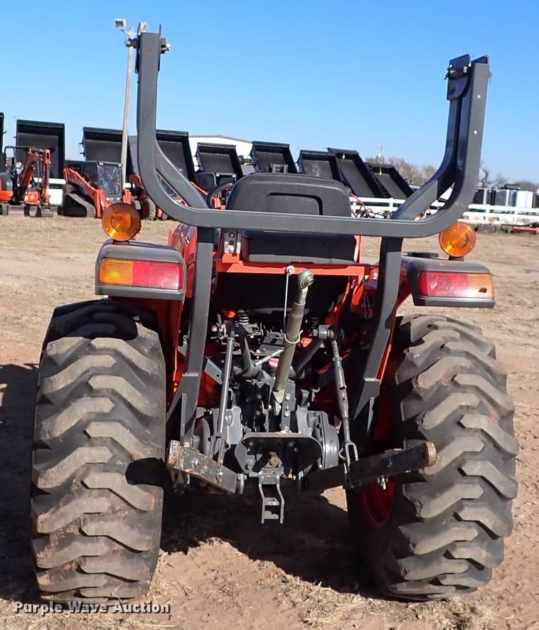 image for item IS9254 2019 Kubota L3301HST  MFWD tractor