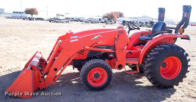 image for item IS9254 2019 Kubota L3301HST  MFWD tractor