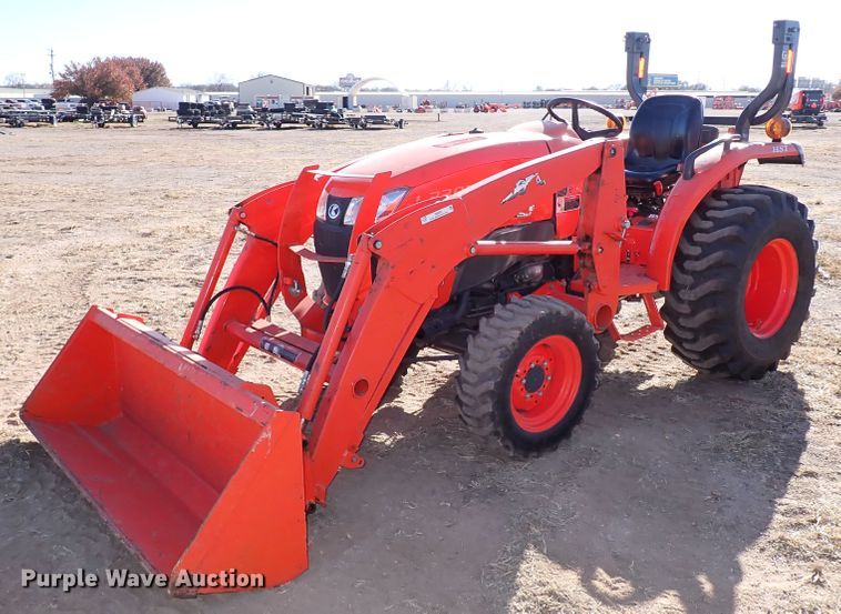 image for item IS9254 2019 Kubota L3301HST  MFWD tractor