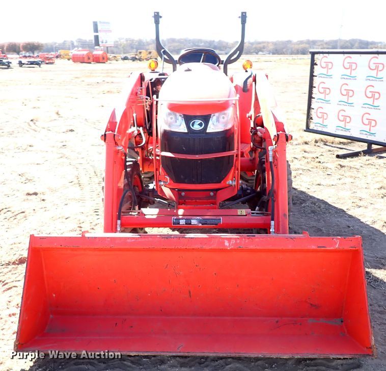image for item IS9254 2019 Kubota L3301HST  MFWD tractor