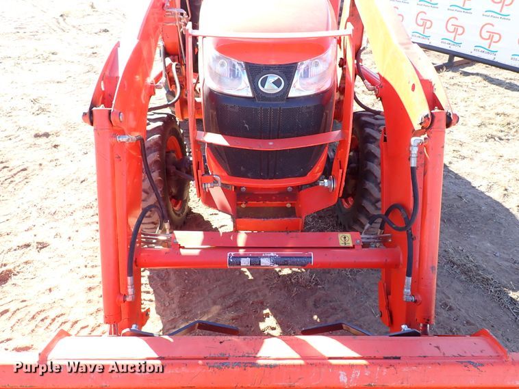 image for item IS9254 2019 Kubota L3301HST  MFWD tractor