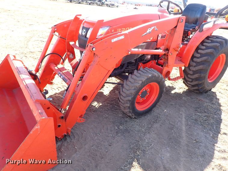 image for item IS9254 2019 Kubota L3301HST  MFWD tractor