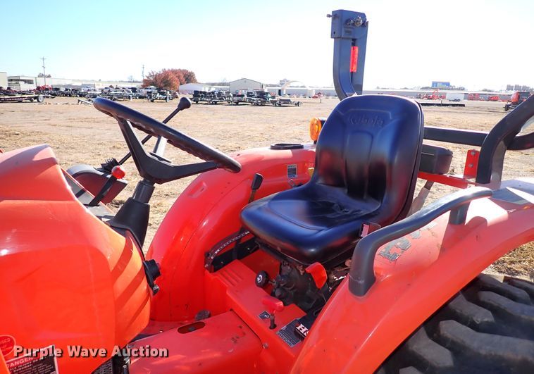 image for item IS9254 2019 Kubota L3301HST  MFWD tractor