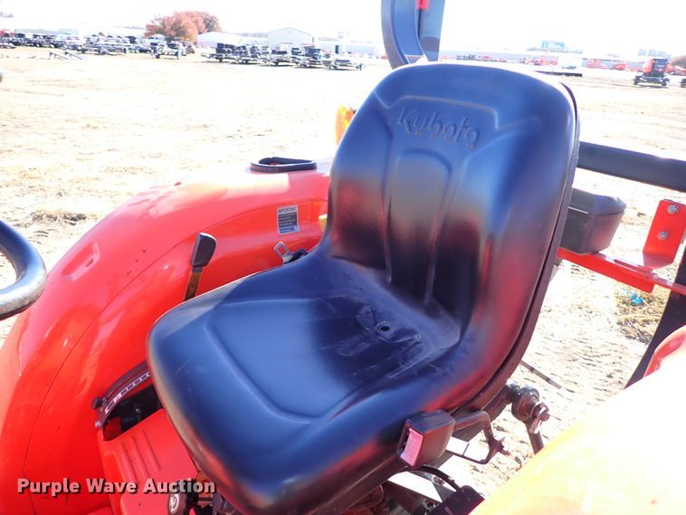 image for item IS9254 2019 Kubota L3301HST  MFWD tractor