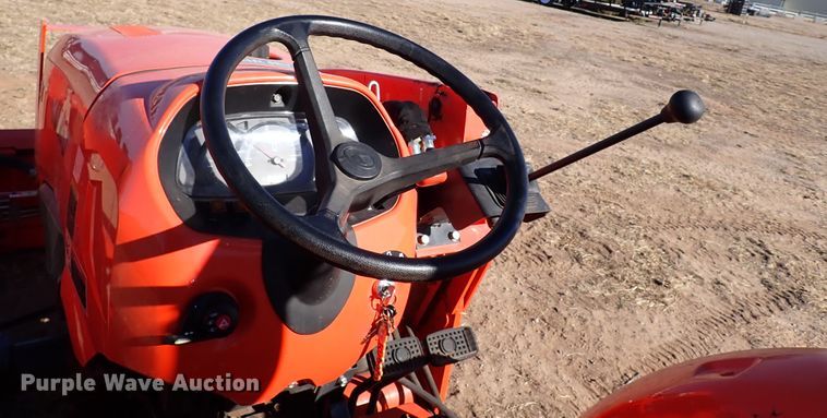 image for item IS9254 2019 Kubota L3301HST  MFWD tractor