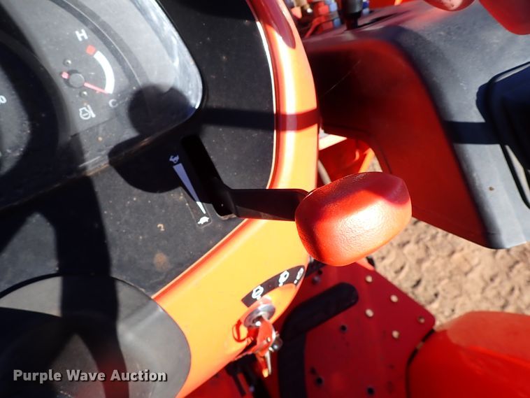 image for item IS9254 2019 Kubota L3301HST  MFWD tractor