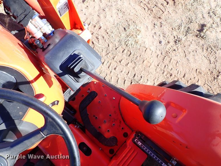 image for item IS9254 2019 Kubota L3301HST  MFWD tractor