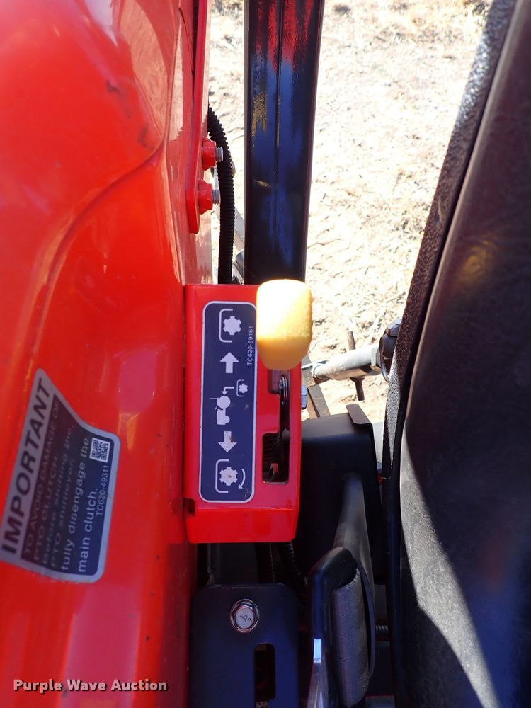 image for item IS9254 2019 Kubota L3301HST  MFWD tractor