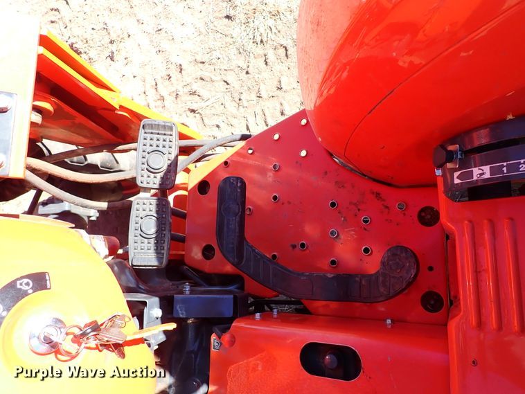 image for item IS9254 2019 Kubota L3301HST  MFWD tractor