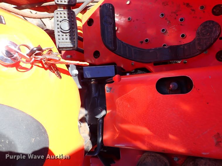 image for item IS9254 2019 Kubota L3301HST  MFWD tractor