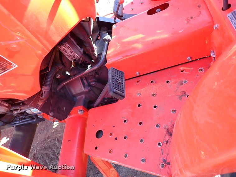 image for item IS9254 2019 Kubota L3301HST  MFWD tractor