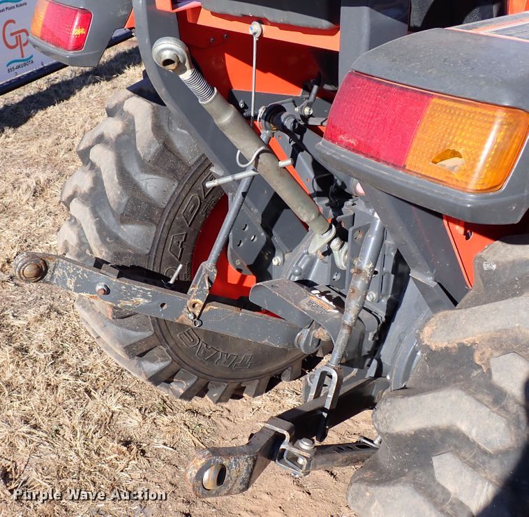 image for item IS9254 2019 Kubota L3301HST  MFWD tractor