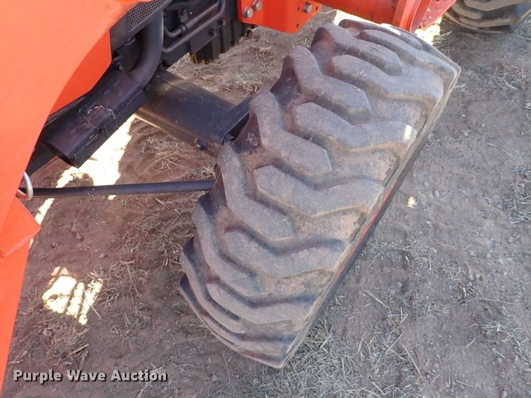 image for item IS9254 2019 Kubota L3301HST  MFWD tractor