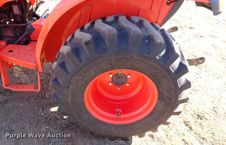 image for item IS9254 2019 Kubota L3301HST  MFWD tractor