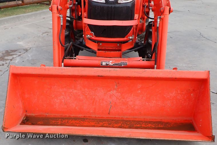 image for item IS9280 2019 Kubota L3901DT  MFWD tractor