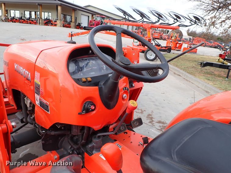 image for item IS9280 2019 Kubota L3901DT  MFWD tractor