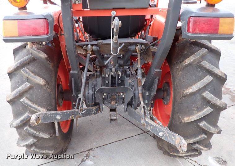 image for item IS9280 2019 Kubota L3901DT  MFWD tractor