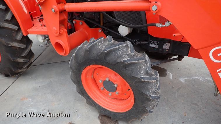 image for item IS9280 2019 Kubota L3901DT  MFWD tractor