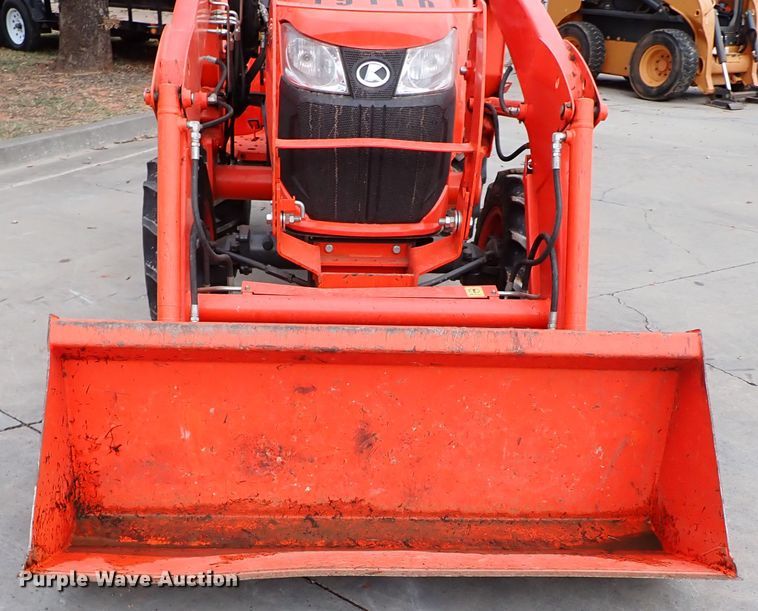 image for item IS9281 2019 Kubota L3901DT  MFWD tractor