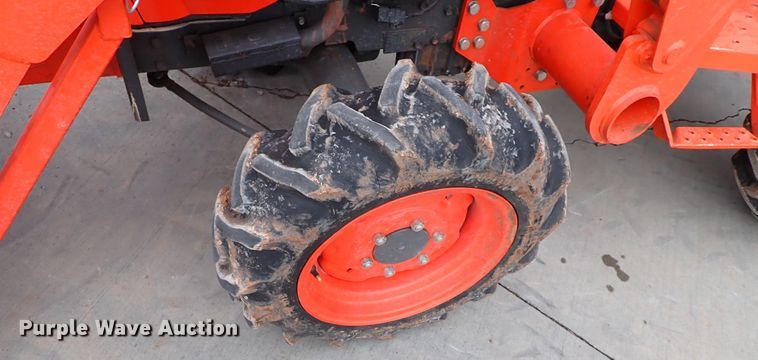 image for item IS9281 2019 Kubota L3901DT  MFWD tractor