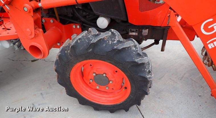 image for item IS9281 2019 Kubota L3901DT  MFWD tractor