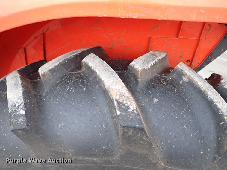 image for item IS9281 2019 Kubota L3901DT  MFWD tractor