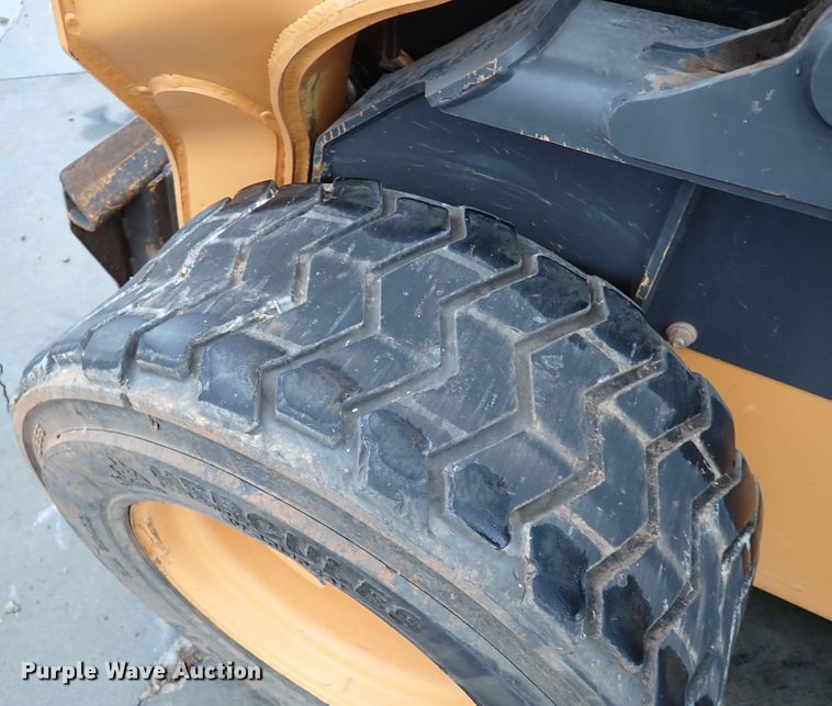 image for item IS9284 Case SV280  skid steer loader