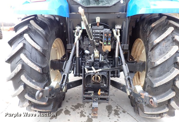 image for item IS9286 New Holland TS115A  MFWD tractor