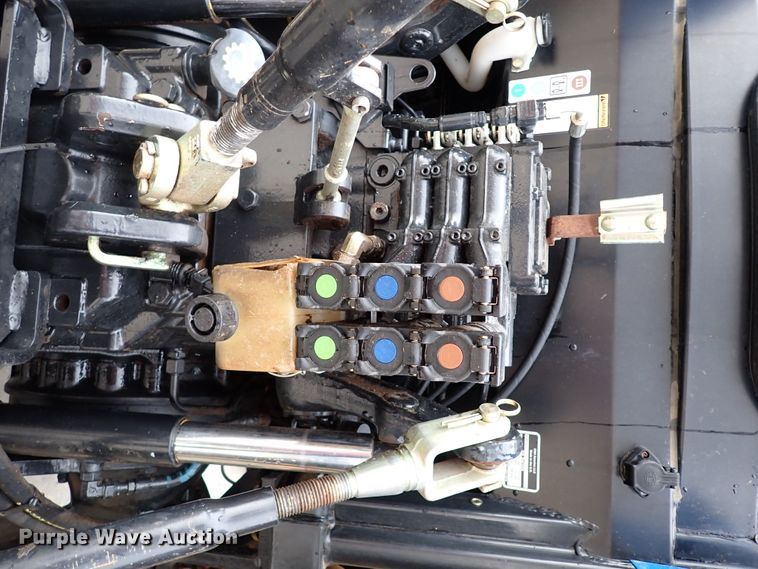 image for item IS9286 New Holland TS115A  MFWD tractor