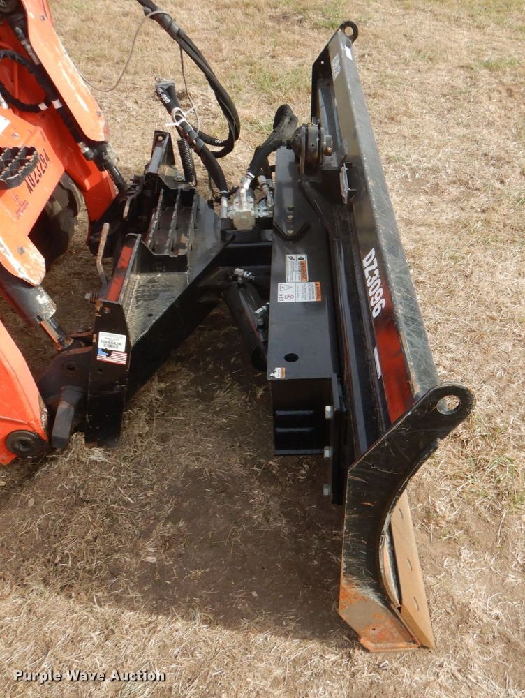 Kubota DZ3096 skid steer dozer blade in Davis, OK Item JD9504 sold