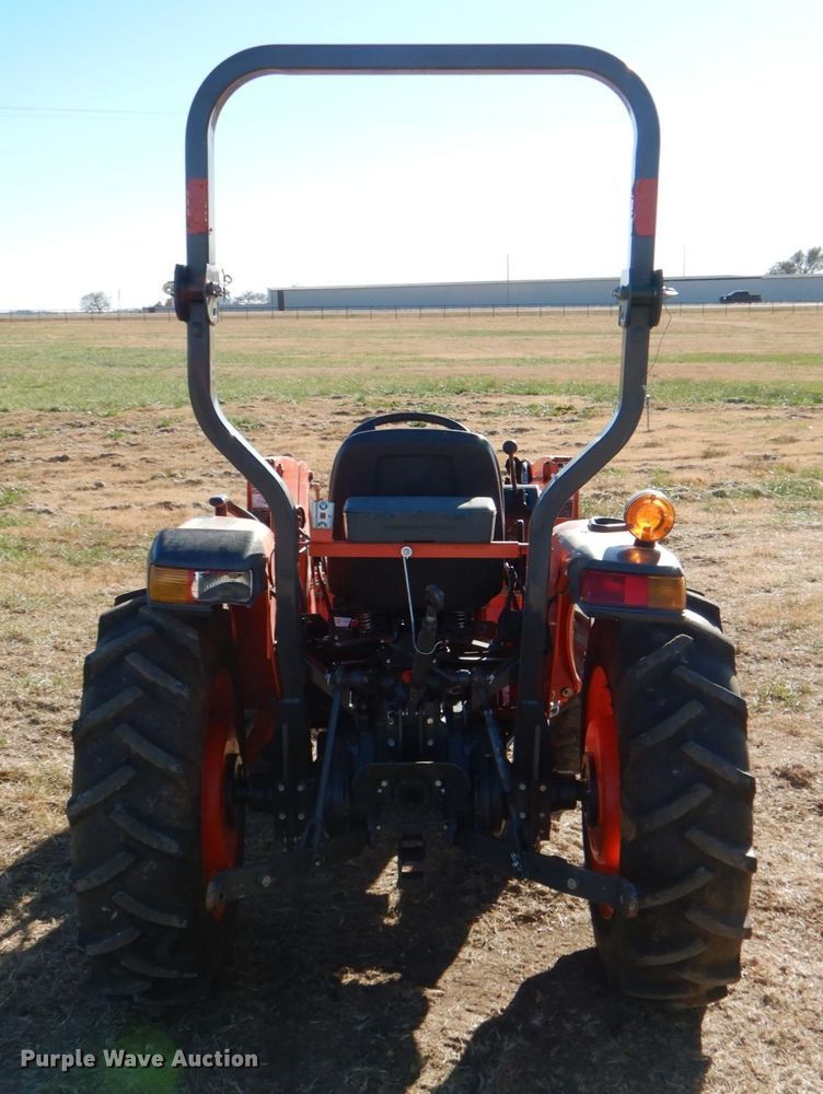 image for item JD9548 2019 Kubota L3301DT  MFWD tractor