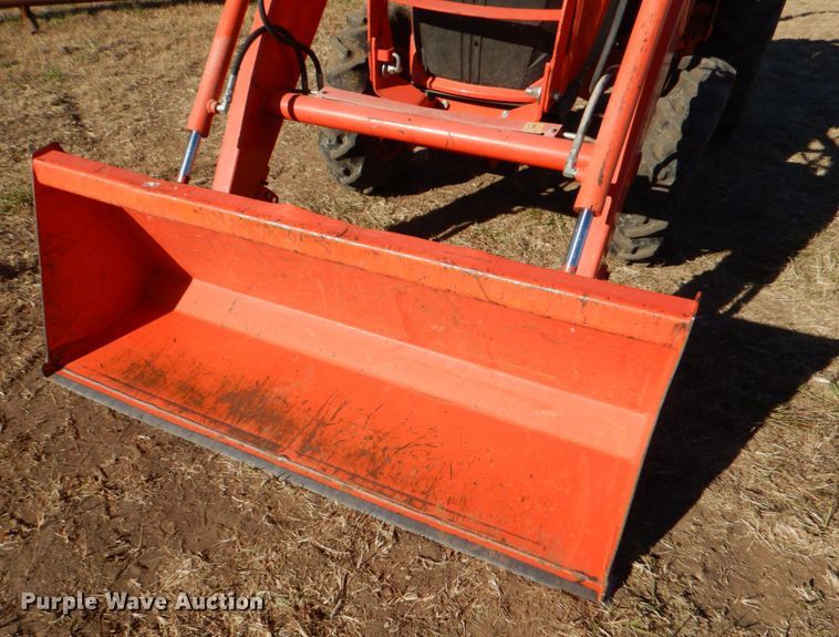 image for item JD9548 2019 Kubota L3301DT  MFWD tractor