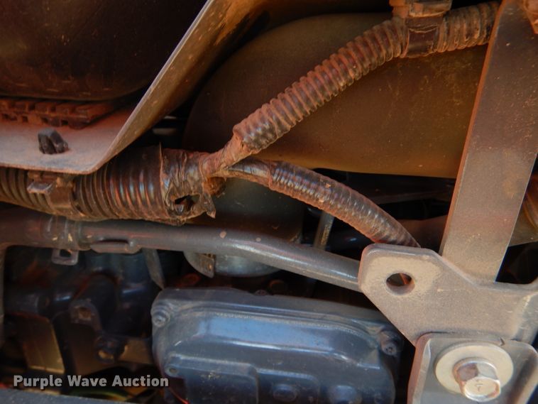 image for item JD9548 2019 Kubota L3301DT  MFWD tractor