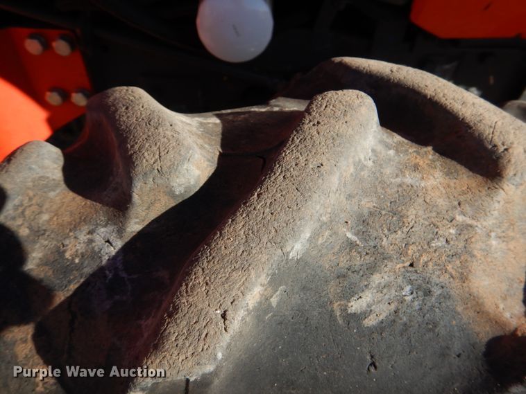 image for item JD9548 2019 Kubota L3301DT  MFWD tractor