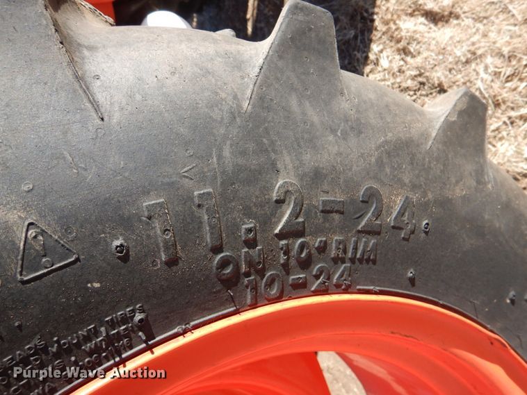 image for item JD9548 2019 Kubota L3301DT  MFWD tractor