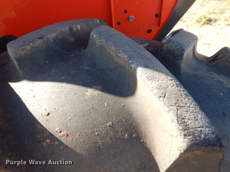 image for item JD9548 2019 Kubota L3301DT  MFWD tractor