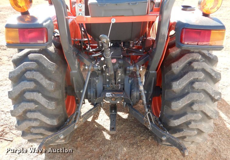 image for item JD9596 2019 Kubota L3310DT  MFWD tractor