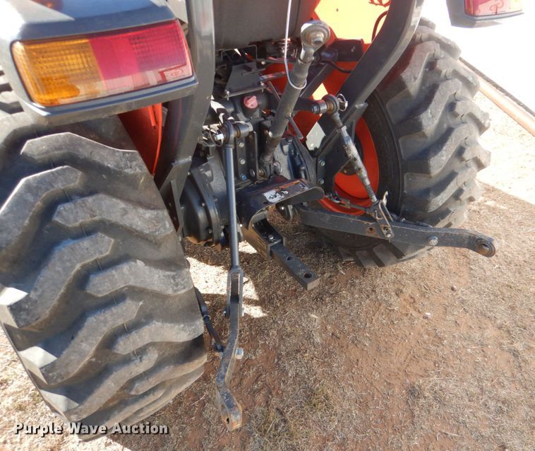 image for item JD9596 2019 Kubota L3310DT  MFWD tractor