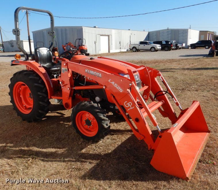image for item JD9599 2019 Kubota L3301DT  MFWD tractor