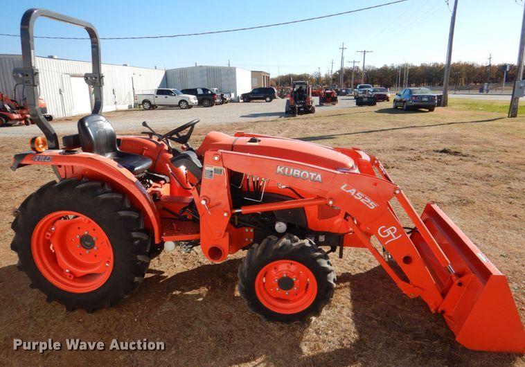 image for item JD9599 2019 Kubota L3301DT  MFWD tractor