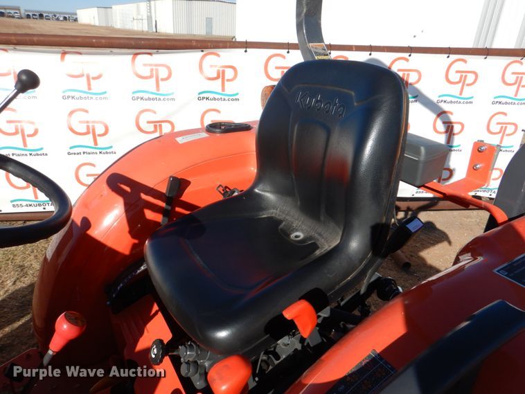 image for item JD9599 2019 Kubota L3301DT  MFWD tractor