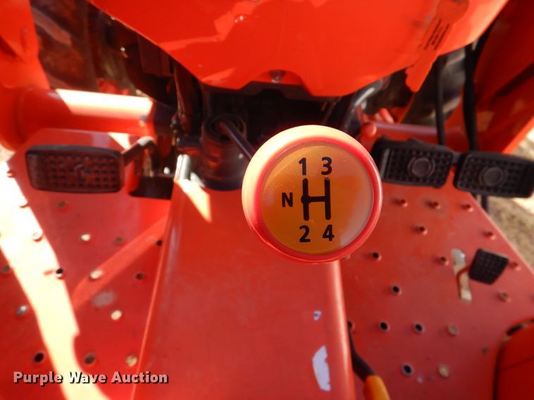 image for item JD9599 2019 Kubota L3301DT  MFWD tractor