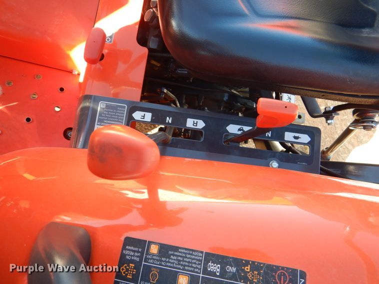 image for item JD9599 2019 Kubota L3301DT  MFWD tractor