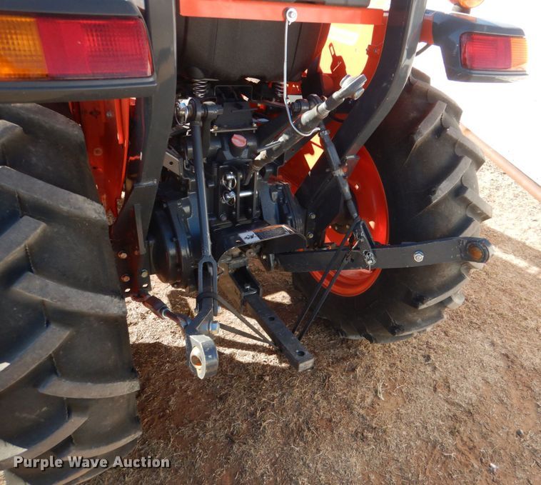 image for item JD9599 2019 Kubota L3301DT  MFWD tractor