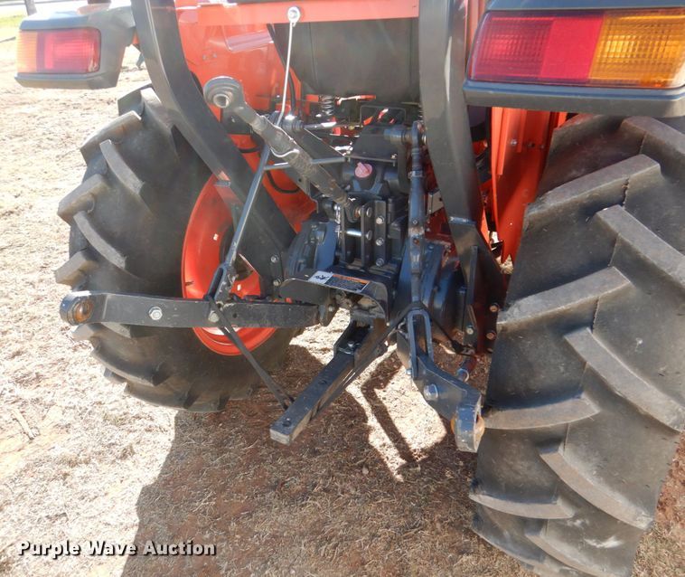 image for item JD9599 2019 Kubota L3301DT  MFWD tractor