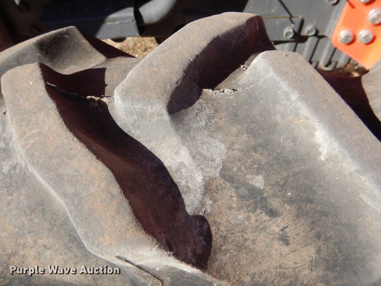 image for item JD9599 2019 Kubota L3301DT  MFWD tractor